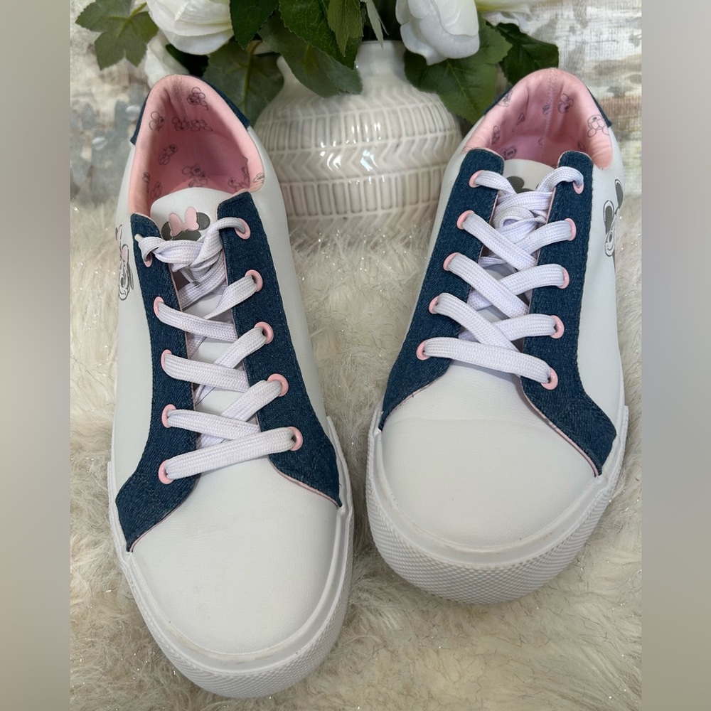 NEW . . Disney White Sneakers with Navy Panels and Pink Lining, Size 11